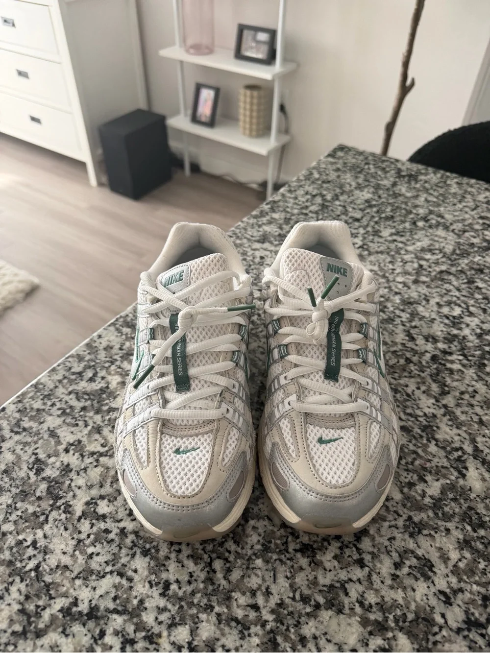 Nike P-6000 bicoastal green - 9 US women